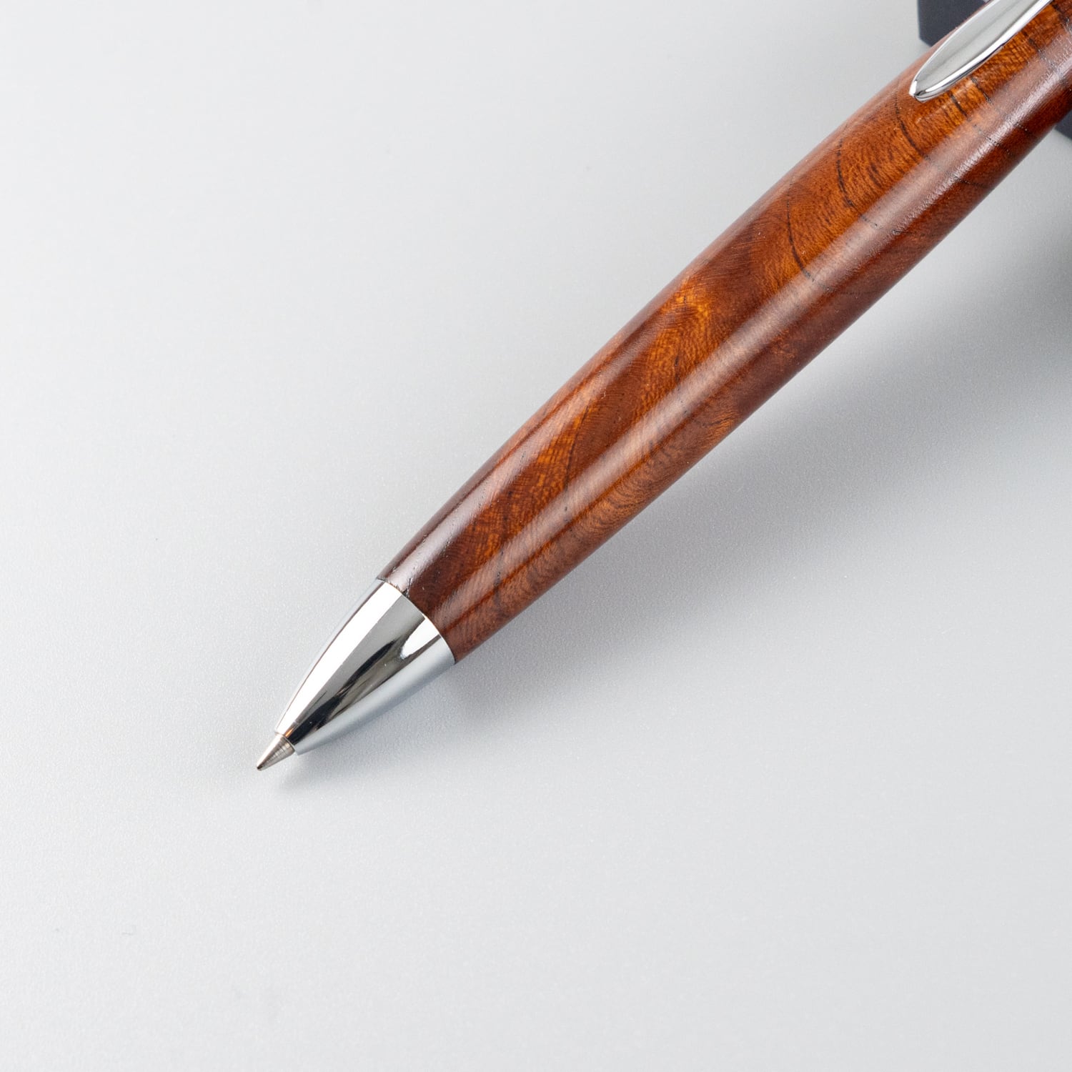 新発売】欅（けやき） 漆塗り 上杢 / ノック式木製ボールペン / Penman