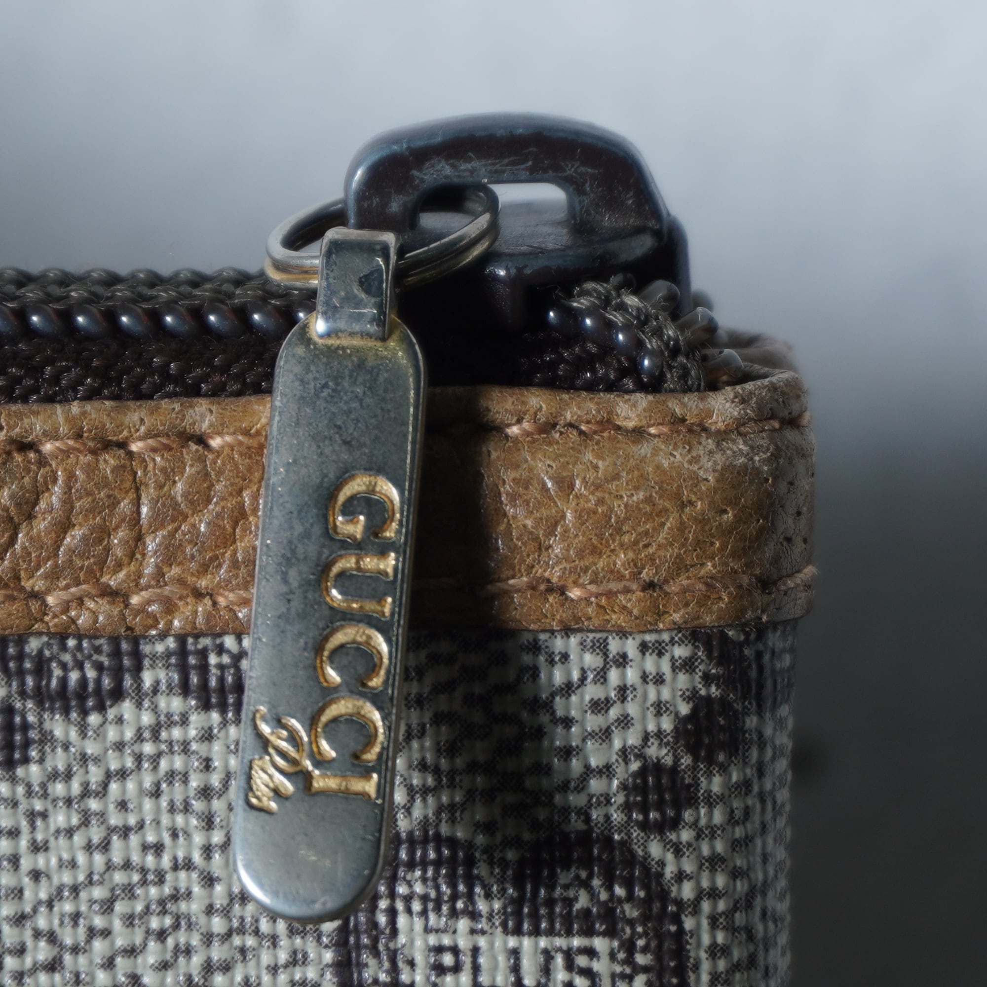 GUCCI】グッチ ”GGロゴ総柄”シェリーラインフロントポケットレザー