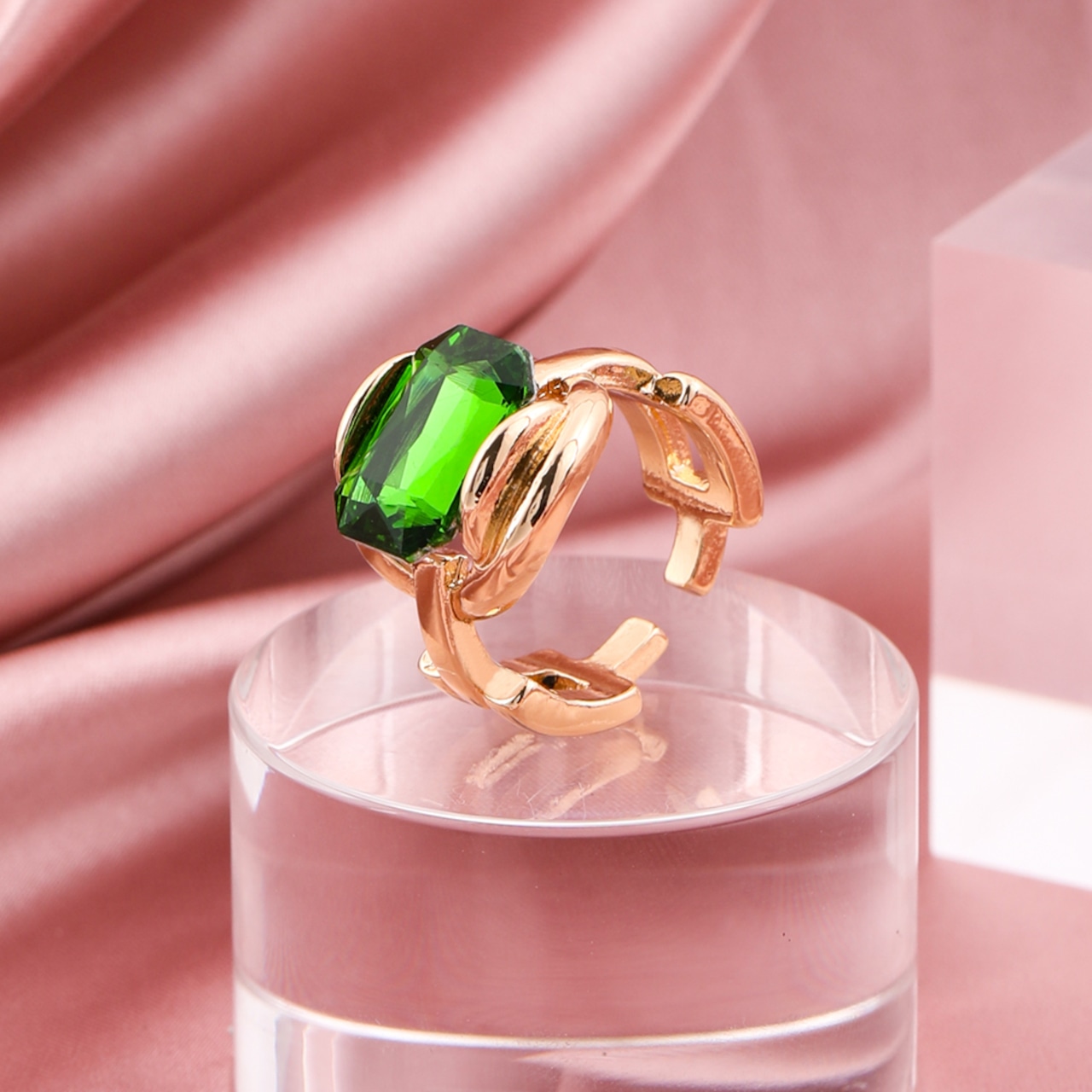海外アーティスト着用 天然石指輪18K 悪かっ