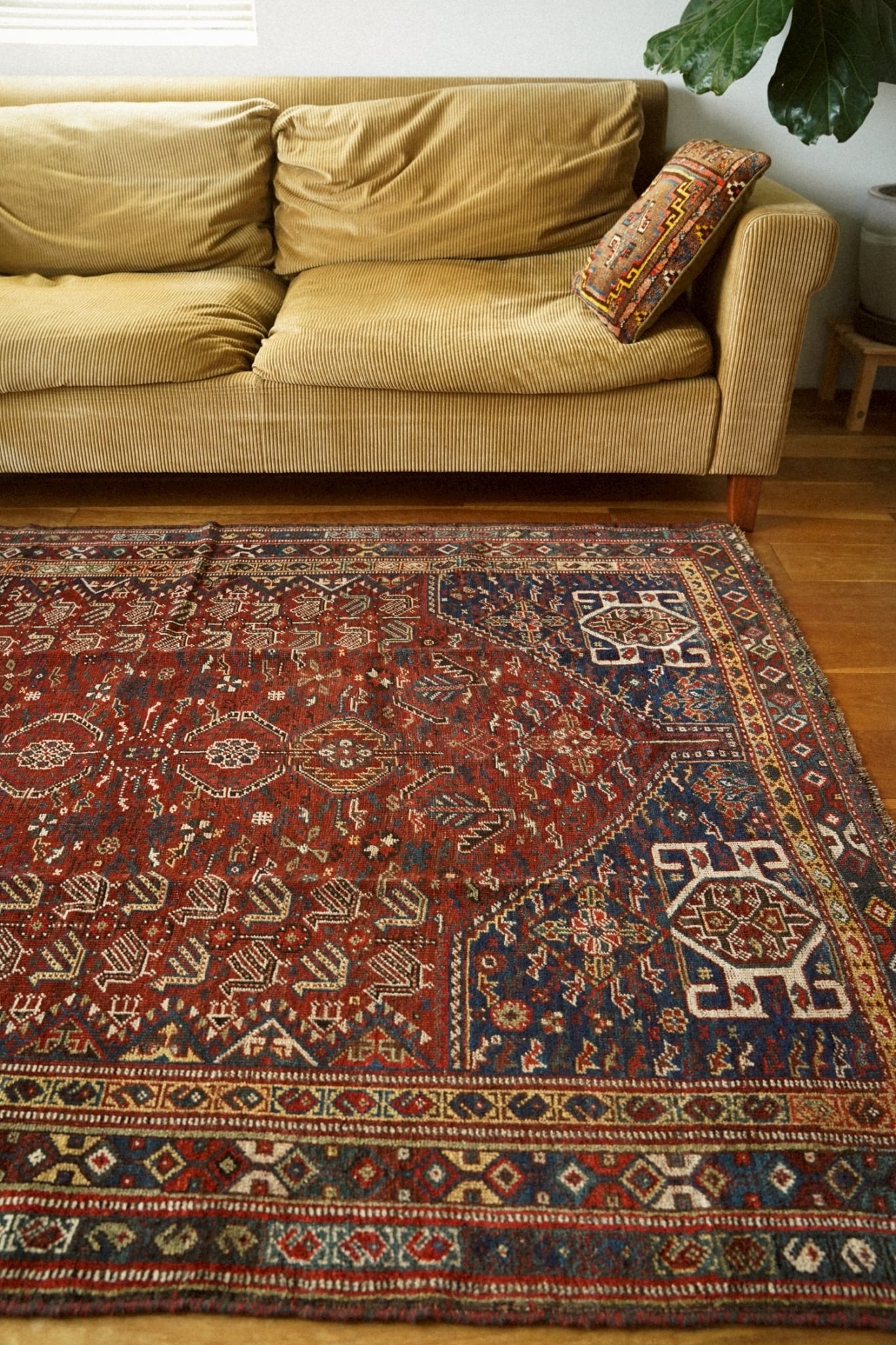 2075-Semi Antique Khamse rug | 手織りのヴィンテージラグ専門店