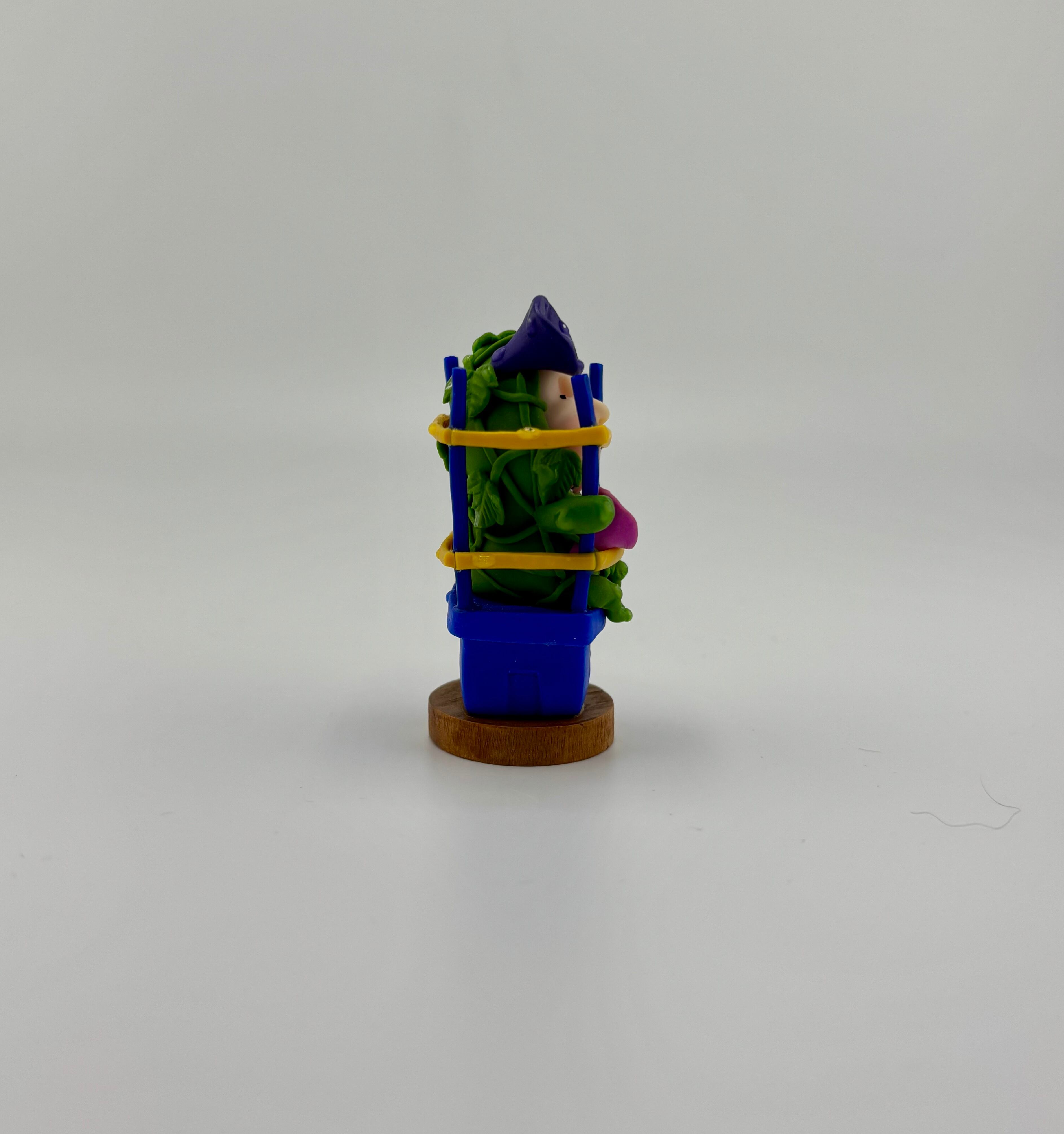 青い粘土製の顔アート図工とかにもどうぞ 青い粘土製の顔アート図工とかにもどうぞ いっしょに おさんぽ ☆