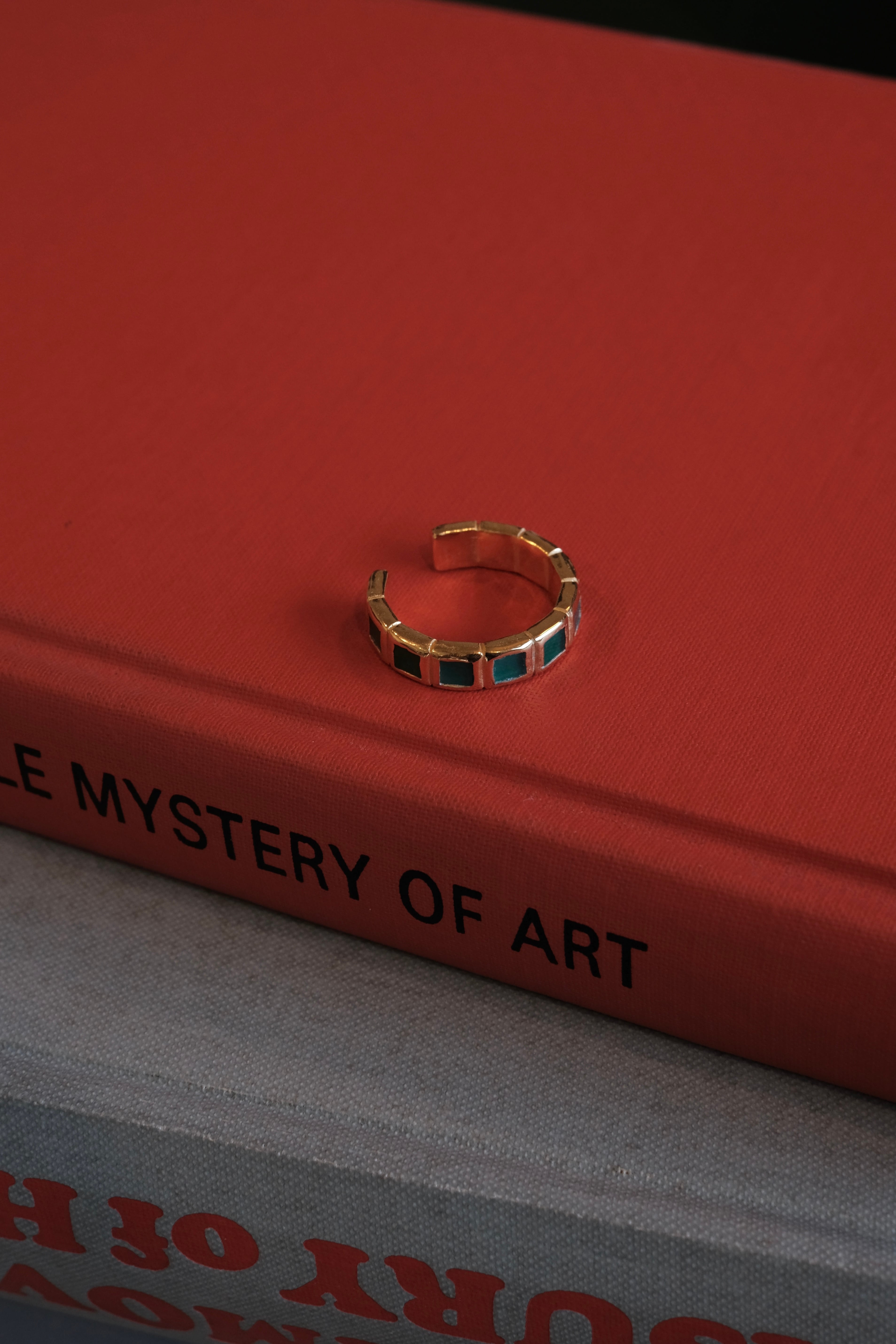 R.ALAGAN / FIBULA RING | LIVING