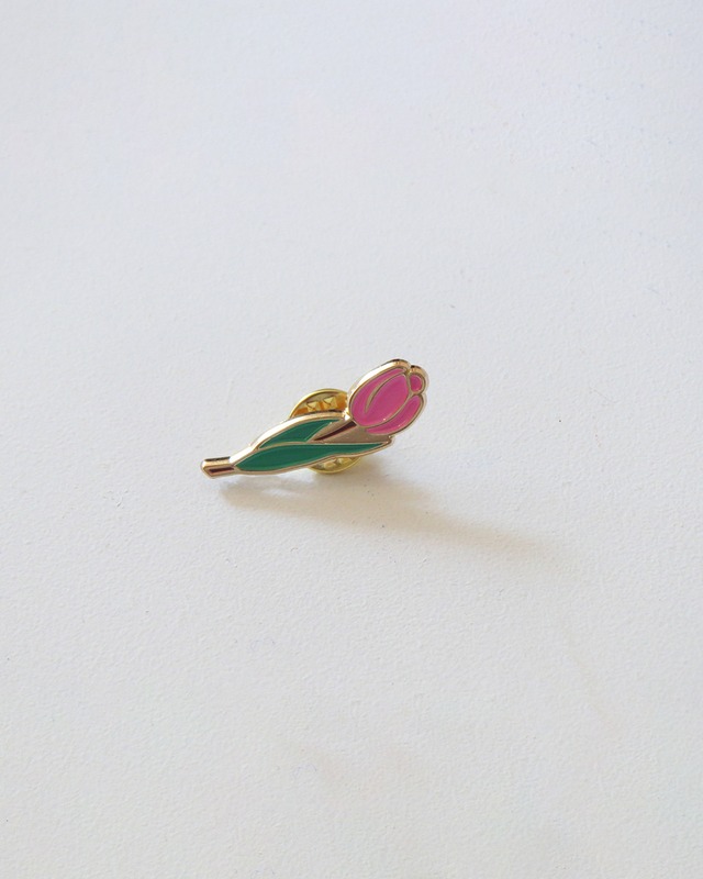 Otanoshimi Mall | Original lapel pin
