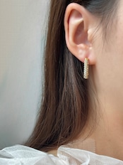 Oval sparkle pierce