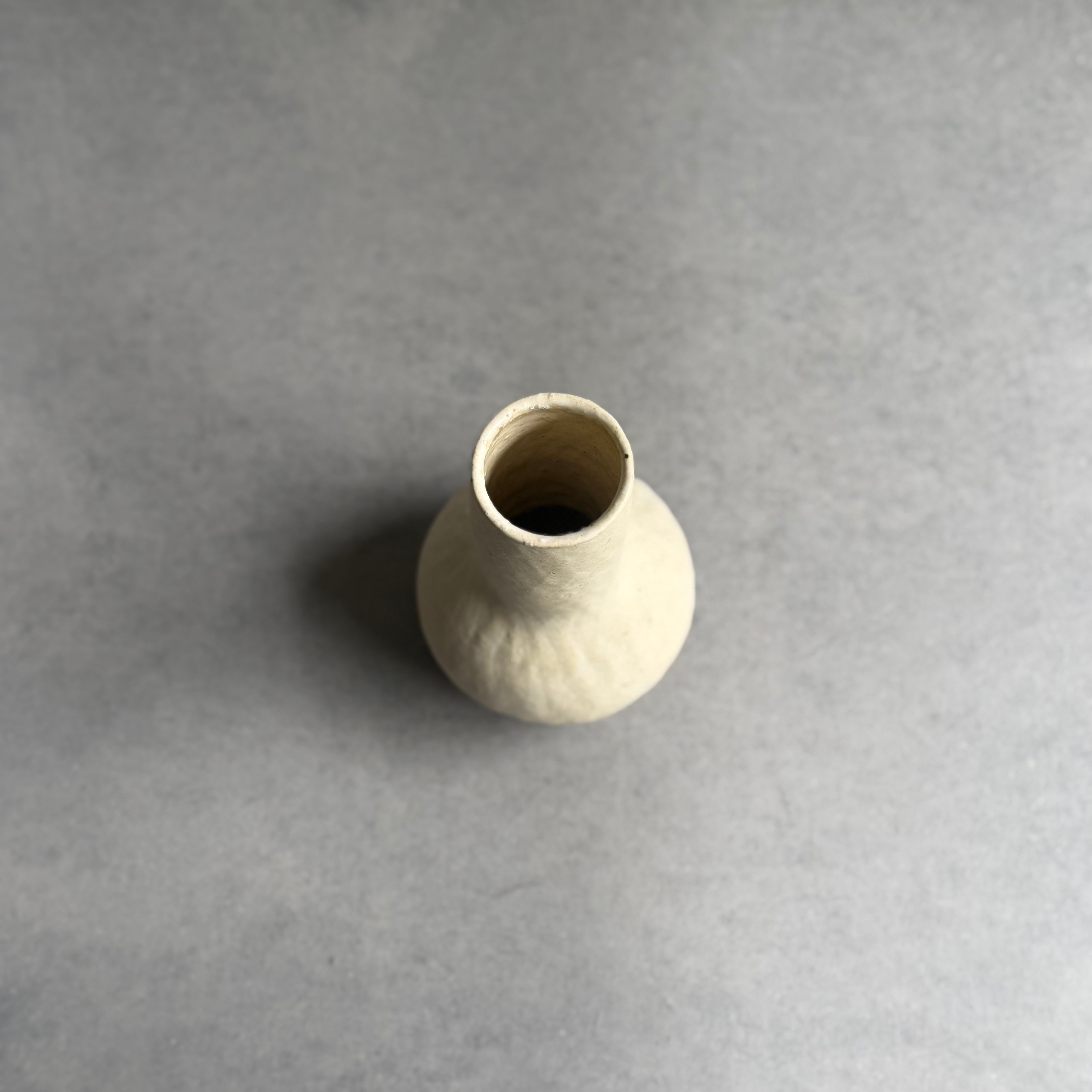 高田かえ 白土花器 小 | gallery 一白