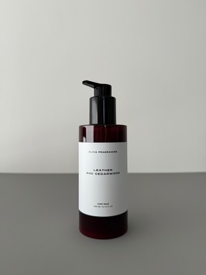 OLIVIA FRAGRANCES / LEATHER AND CEDARWOOD HAND WASH 300ml