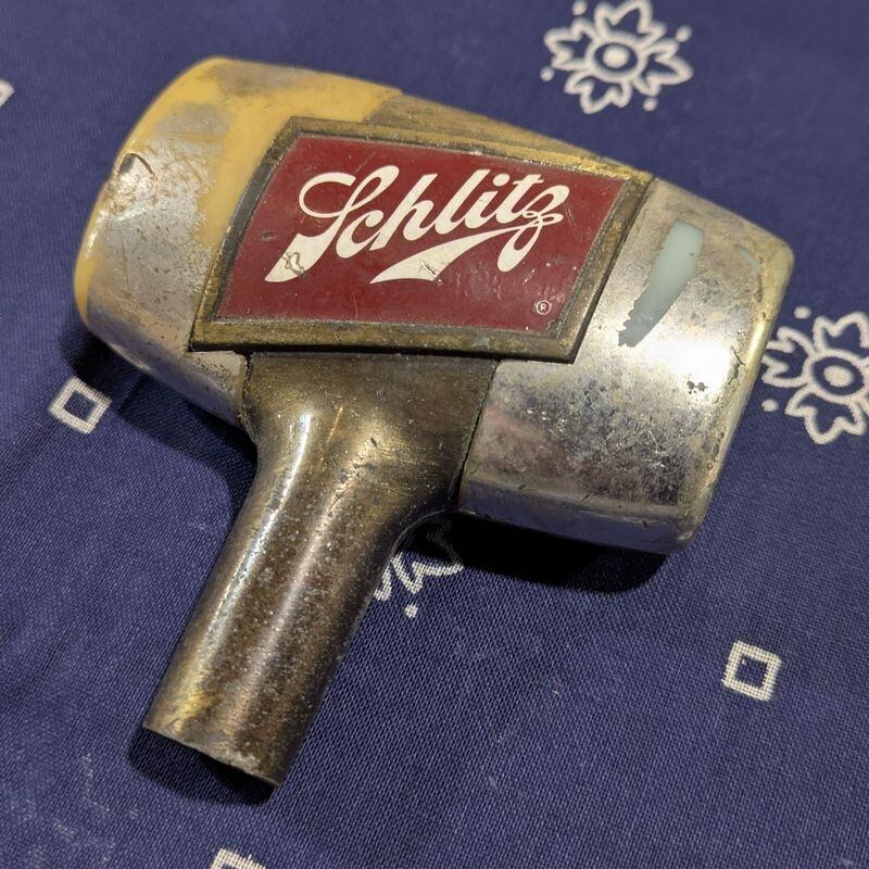 VINTAGE 60s SCHLITZ BEER KNOB USED