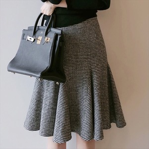 【送料無料】 スカート ミニスカート ミニ丈 フレア Aライン シンプル ファスナー ハイウエスト 厚手 かわいい 大人可愛い きれいめ カジュアル 大人 上品 おしゃれ お洒落 レトロ こなれ感 コンサバ系 ラフ 抜け感 エレガント レディライク 格子柄 千鳥格子 冬 誕生日会 20代 30代 レディース 女性用 ママ ママ服 ママコーデ デート お出かけ お呼ばれ 休日 お茶会 女子会 授業参観 着回し 韓国 オルチャン ファッション コーデ 楽ちん あったか 暖かい 体型カバー 定番 着痩せ