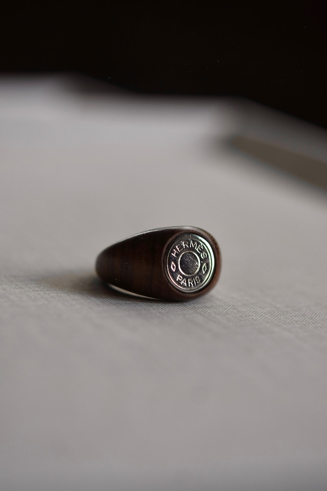IORI/"HERMES" ring/wood sellier