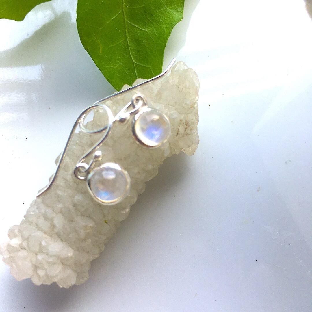 【SV925】✦6月の誕生石✦⋆.満月レインボームーンストーンピアス⋆.·Moon Light.·✦