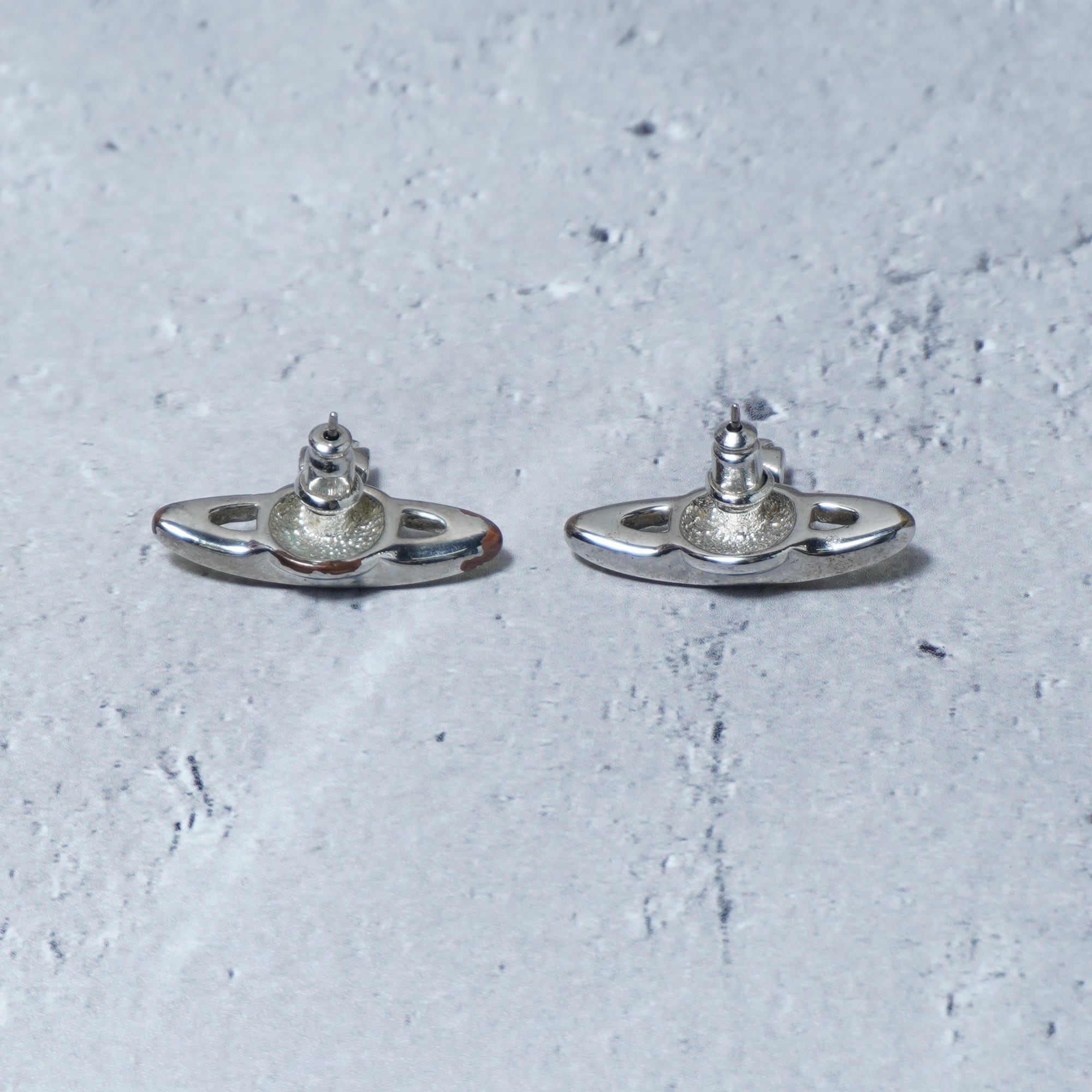 Vivienne Westwood】ヴィヴィアンウエストウッド オーブロゴピアス