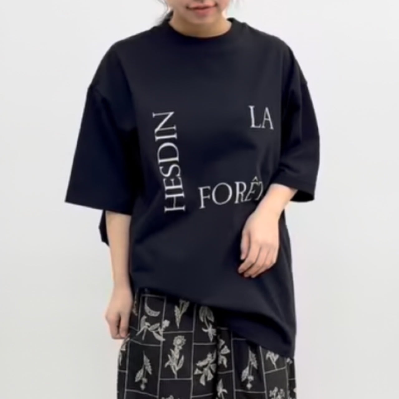 CLOCHE(クロッシェ)】ロゴプリント五分袖Tシャツ［612-85735
