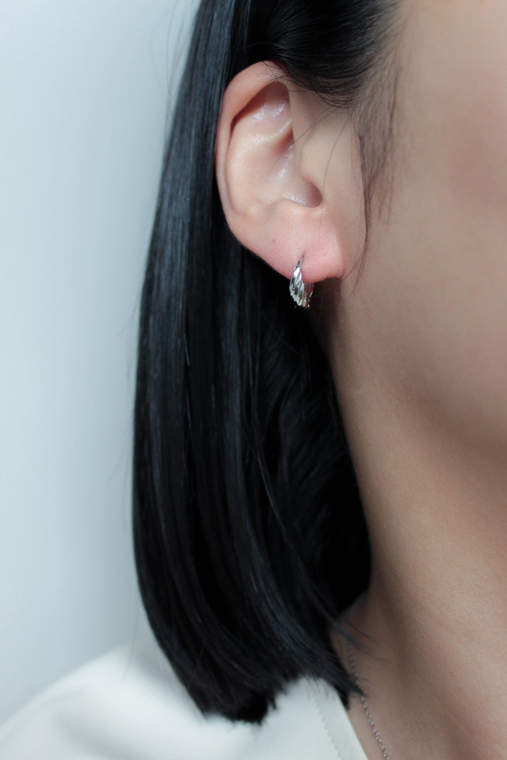 Drop Twist Hoop Pierce | ebine(エビネ)|金属アレルギー対応アクセサリー