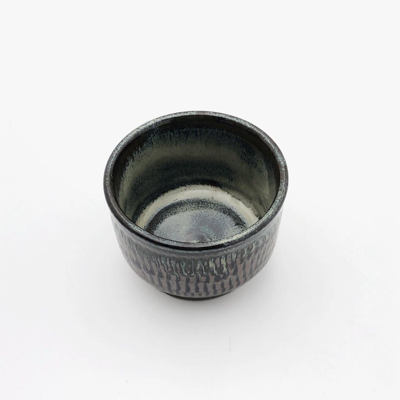 小鹿田焼 小袋窯 ぐい呑み 飛びかんな 真黒 高さ約5cm 陶器 和食器 酒