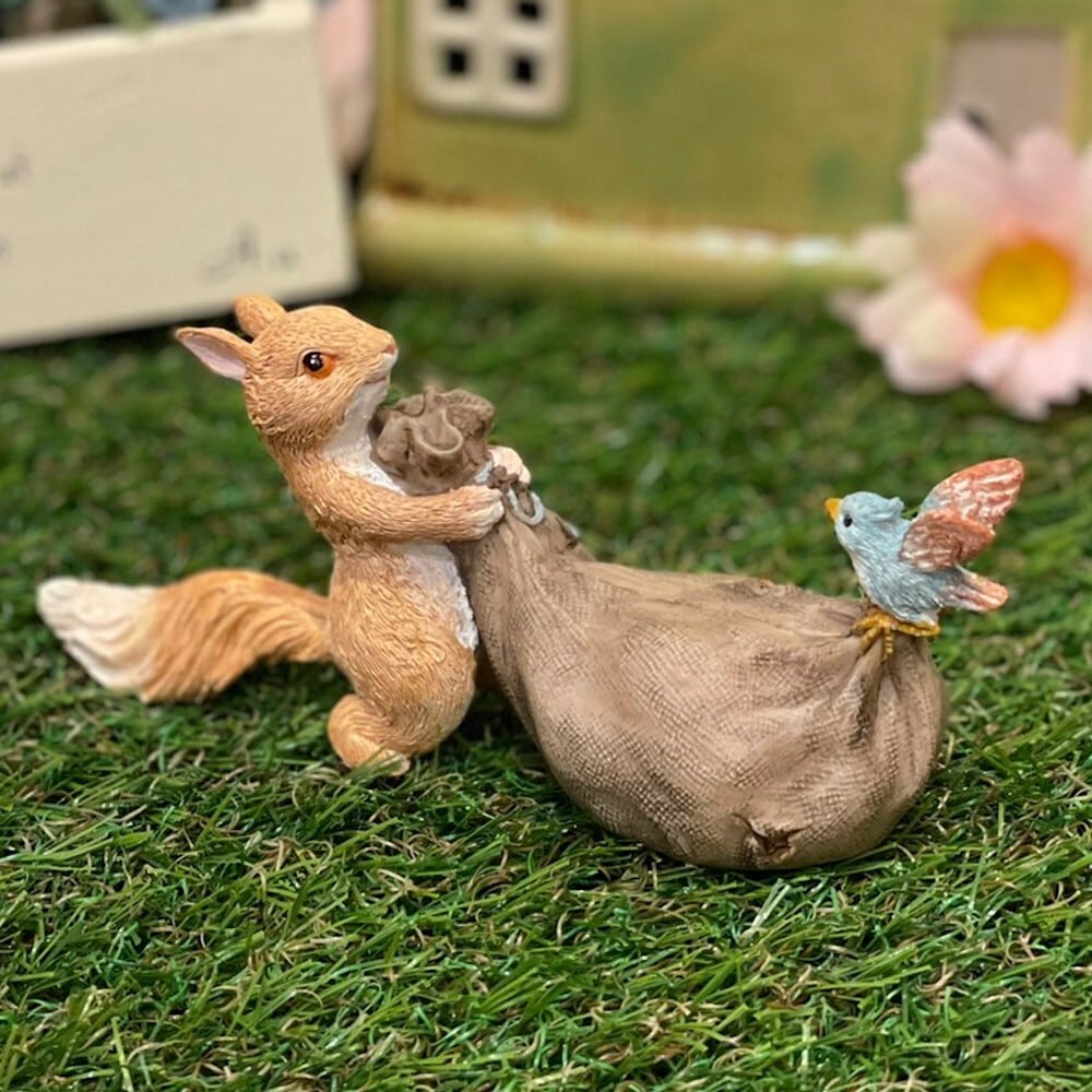 小鳥と袋を運ぶリス ミニチュアアニマル 小さな動物の世界 レトロ