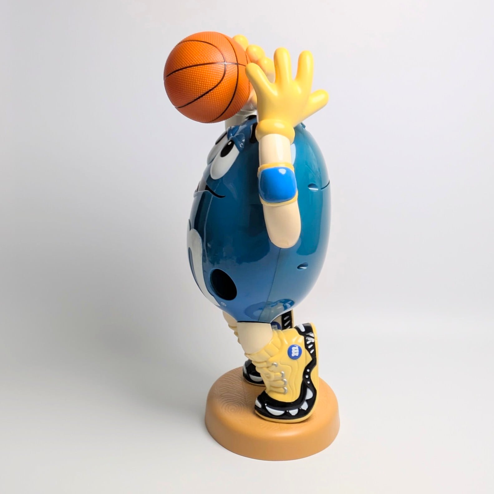 ☆ VINTAGE JUNK ☆【 m&m's  ( エムアンドエムズ ) 】BASKETBALL BLUE / Dispenser / キャンディディスペンサー 〚アメリカン雑貨 アメトイ〛