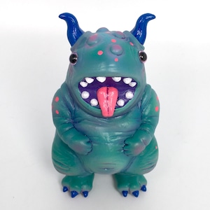 【monyura】立体作品「ベロミちゃん」