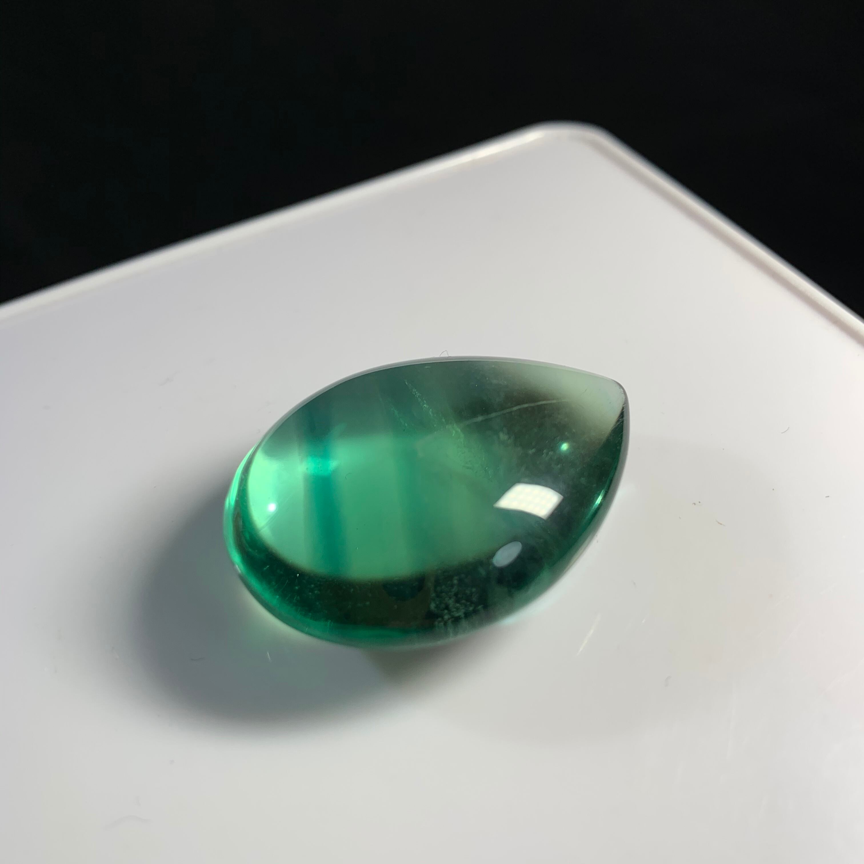 ルース『大』 雫型☆ぷるっぷるグリーンフローライト | Naturaltreasure