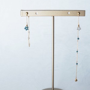 K10 心を解く小さな花 / Wednesday - Diamond pierce [7days series ]　天然石　お守り　ダイヤモンド　チェーンピアス　フープピアス　シンプル　華奢　フラワー　ピアス