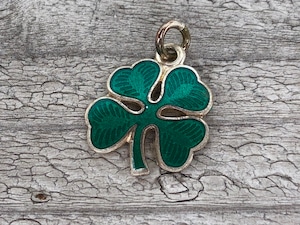 Wells Sterling Charm-Clover