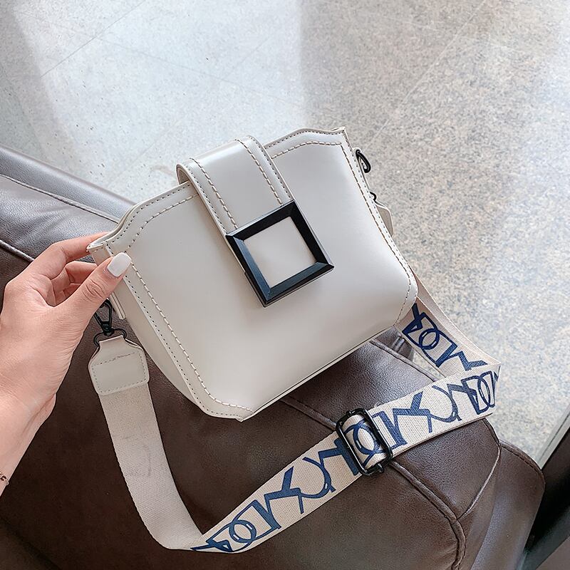 ネットレッドレディーススモールバッグ2020夏のニューウェーブオールマッチブロードバンドショルダーメッセンジャーバッグinsファッションバケットバッグ Tiancai_Wing_Bag9695811