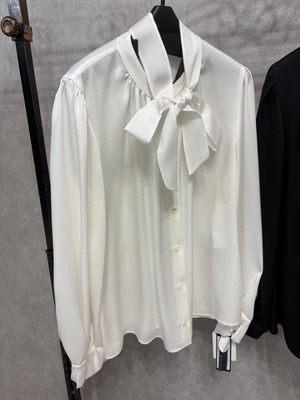 ROBE マットサテン調　ボウタイブラウス　631447