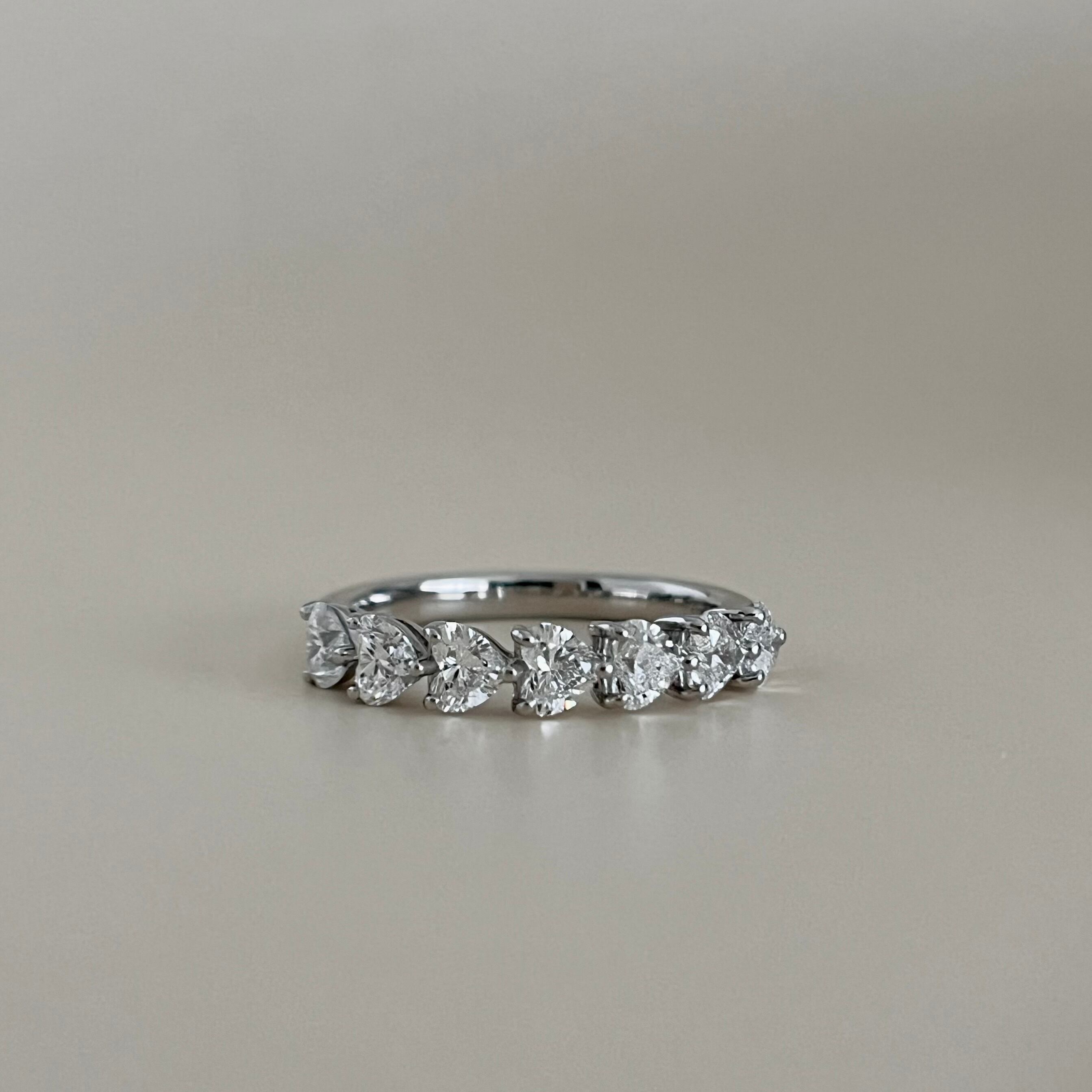 ハートシェイプカット ハーフエタニティ ダイヤモンドリング 1.02ct  