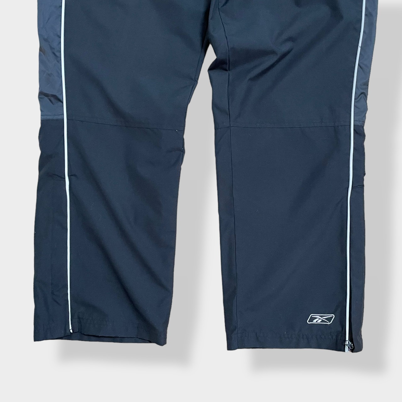 【Reebok】ウインドブレーカーパンツ 裾チャック 刺繍ロゴ シャカパン 裏地付き M リーボック スポブラ US古着