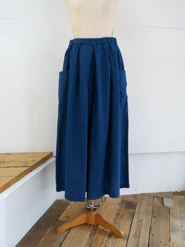 NATURAL LAUNDRY インディゴシャンブレー タックパンツ | Fimpen+Nul