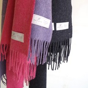 Bronte by Moon　Merino Wool Plain Shawl
