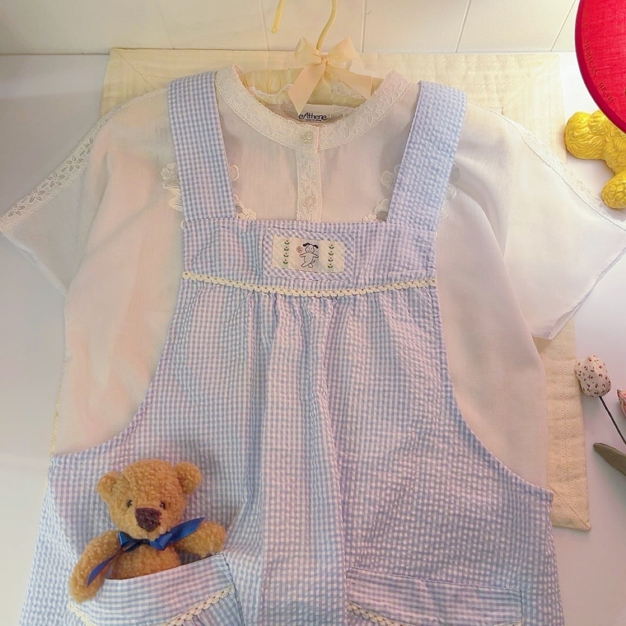 dog wappen gingham seersucker apron