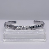 Classic Hawaiian Bangle -lucky plumeria / Silver-