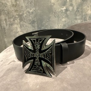 【VETEMENTS】BIKER CROSS LOGO JUMBO BELT