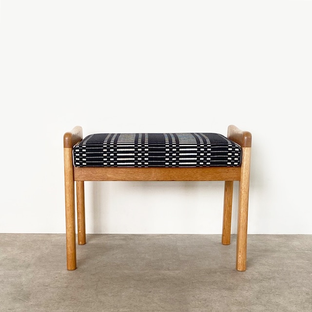 Foot stool with Johanna Gullichsen Helios / CH065