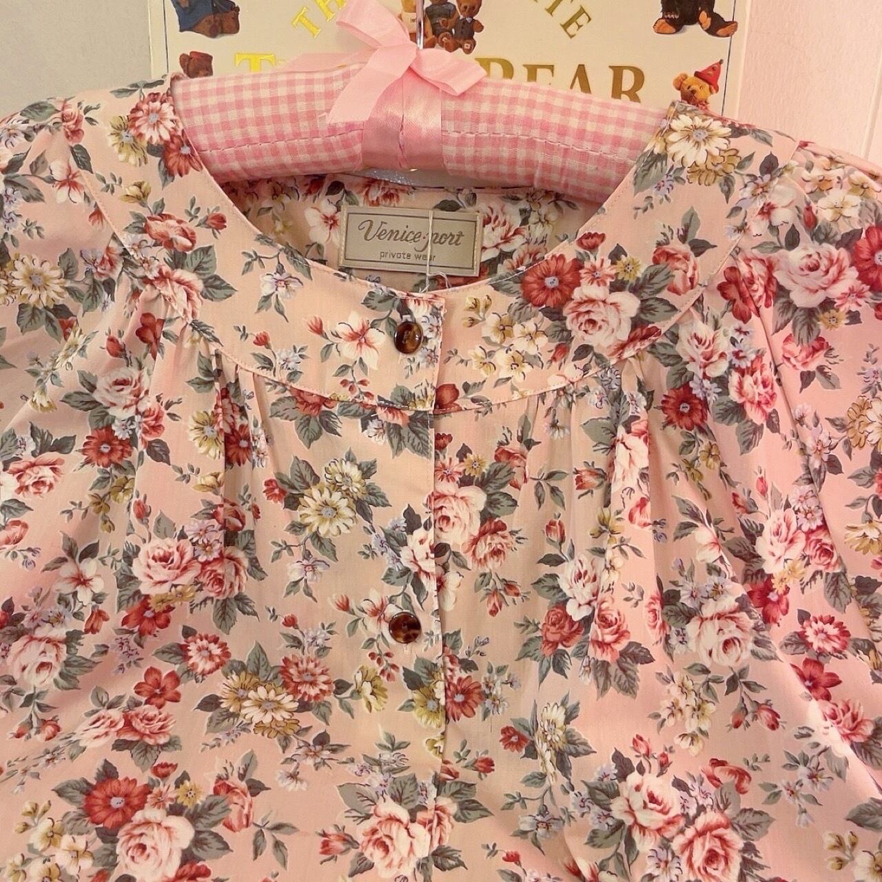 dahlia and rose gather sleeve one-piece