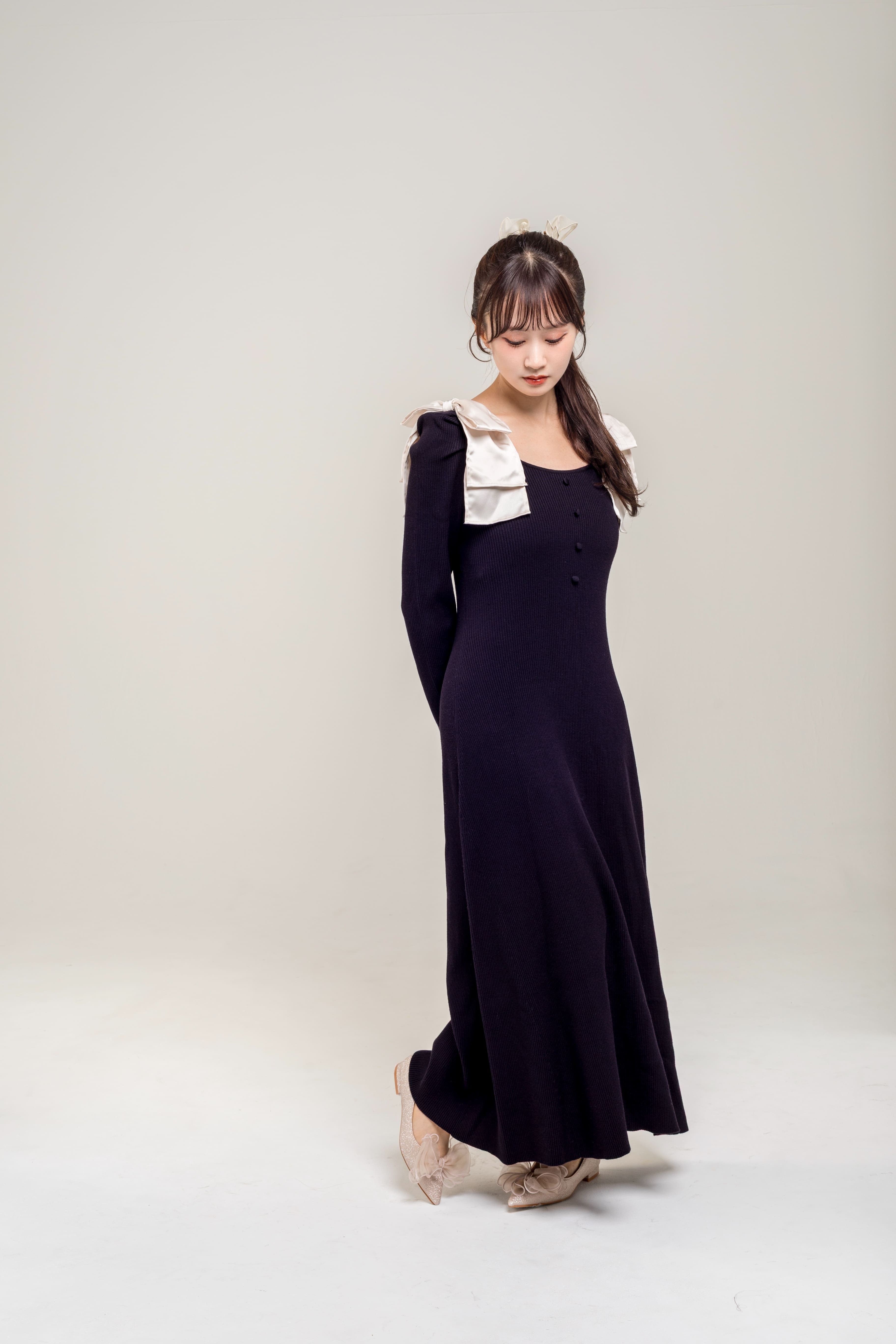 Black ribbon knit dress | raviange