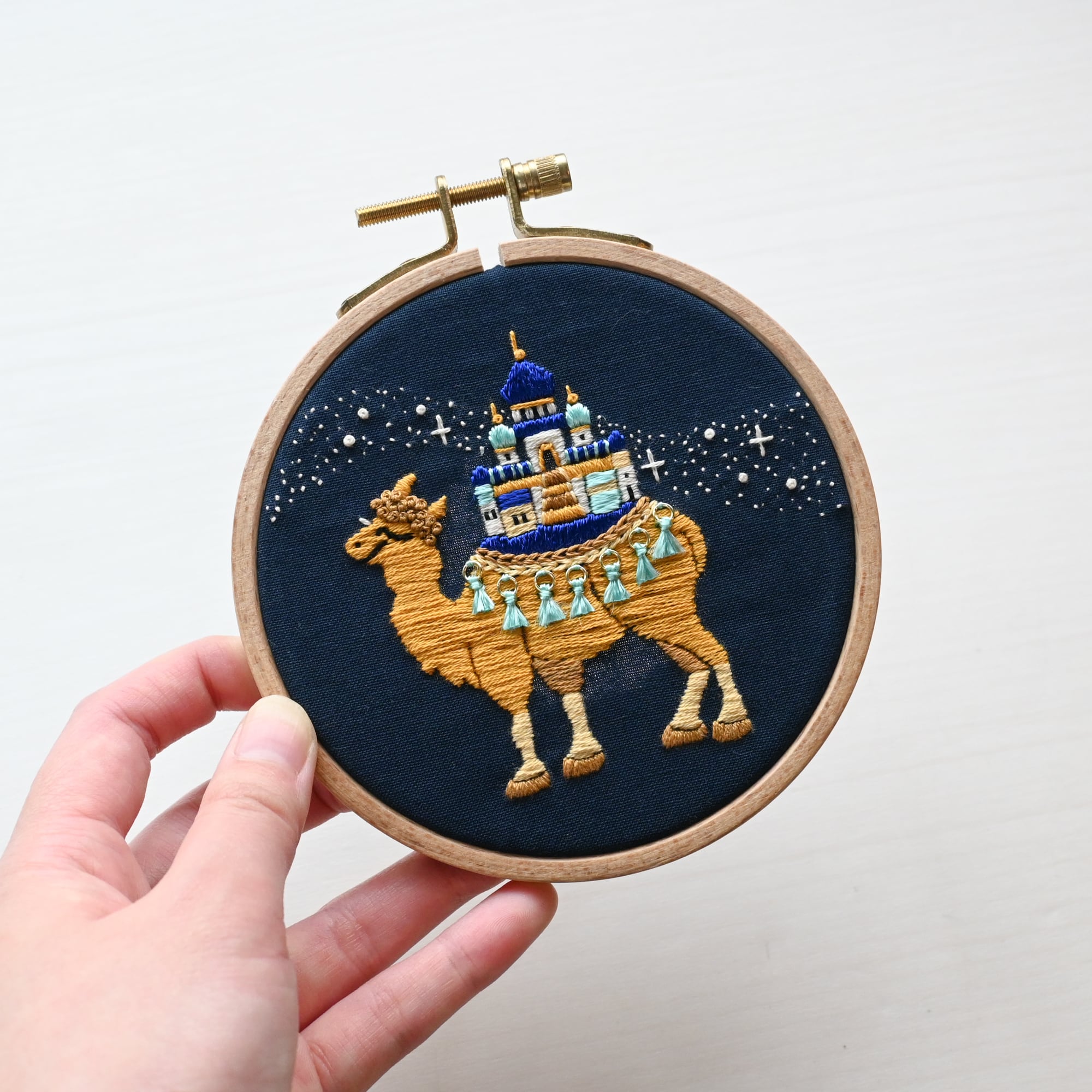 刺繍キット 街こぶラクダのアラビアンナイトより「街こぶラクダ