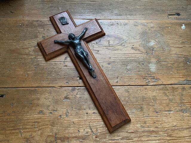素朴さが素敵な木製の十字架 フレンチアンティーク