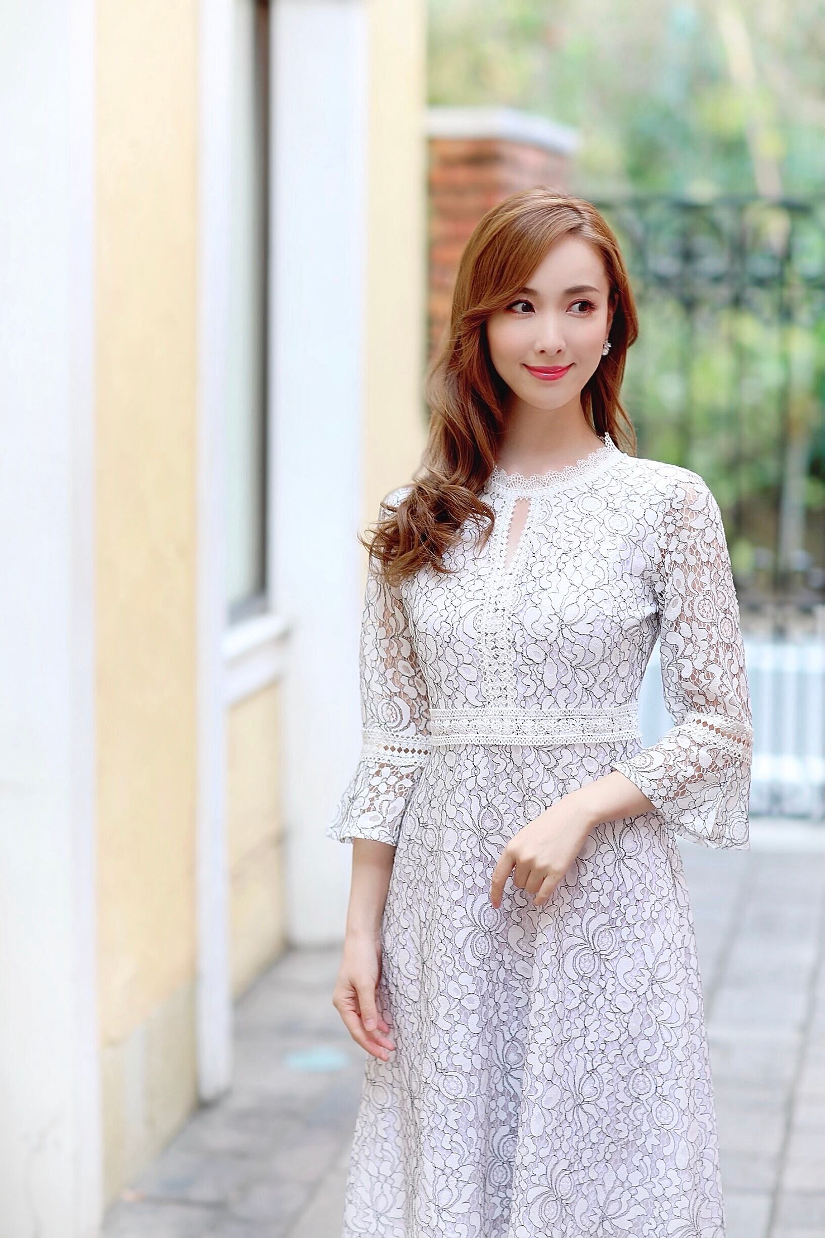 ビューティーフローラルホワイトレース ワンピース Montresor