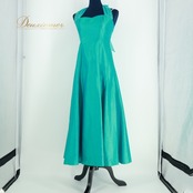 フラダンス 衣装 ワンピース ドレス グリーン系 光沢 無地 シンプル リボン ハワイアン アロハ 緑 高級感 上品 かわいい ダンス衣装 華やか 鮮やか