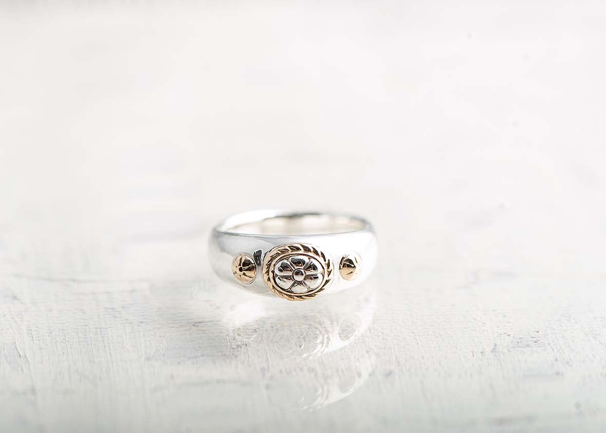 043 4℃ キュッと詰まった装飾がポイント