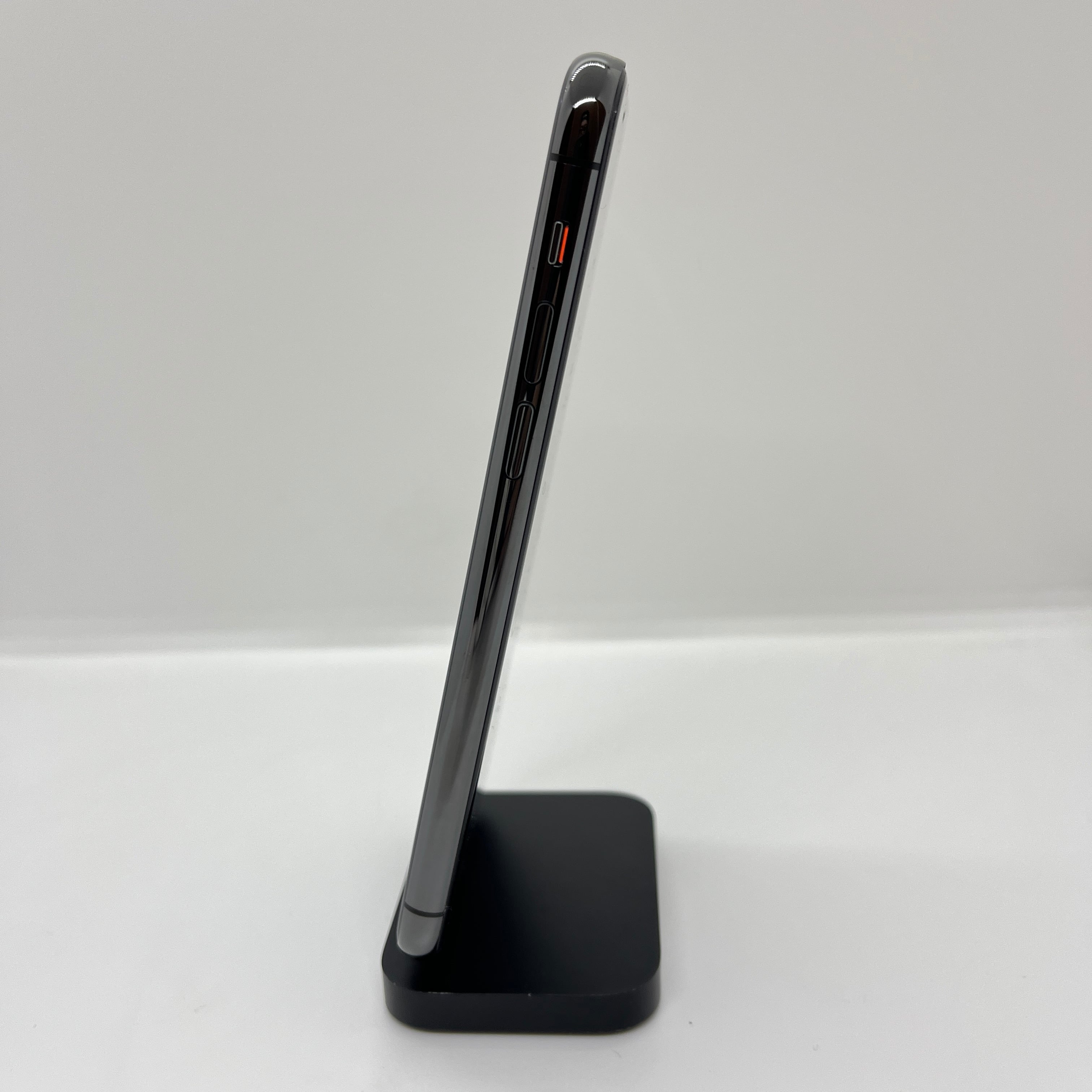 バッテリー最大容量100％】iPhone11Pro 64GB スペースグレイ【SIM