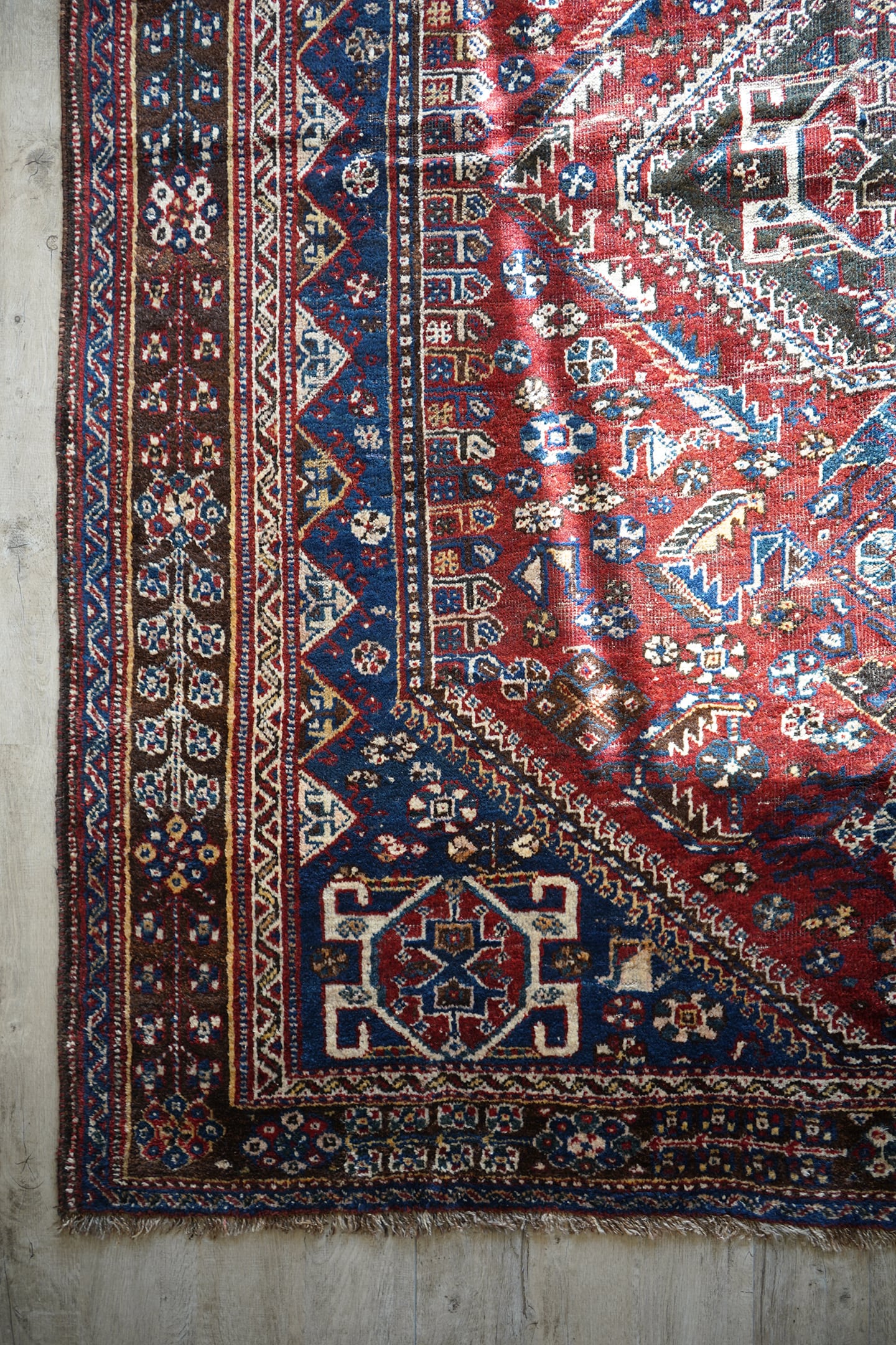 069】Antique Shiraz rug 1900's - 1920's | ヴィンテージラグ