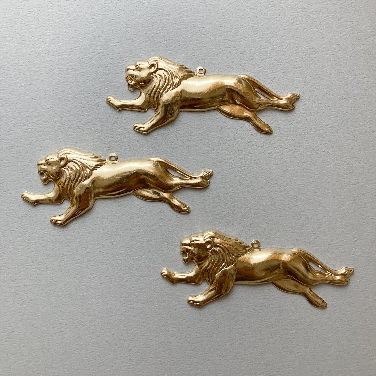 再入荷〉USA真鍮 ライオンの横向き大ぶりチャーム | Dua-アクセサリー