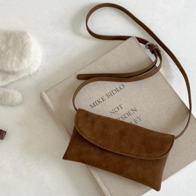 スエードライクフラップショルダー 251007