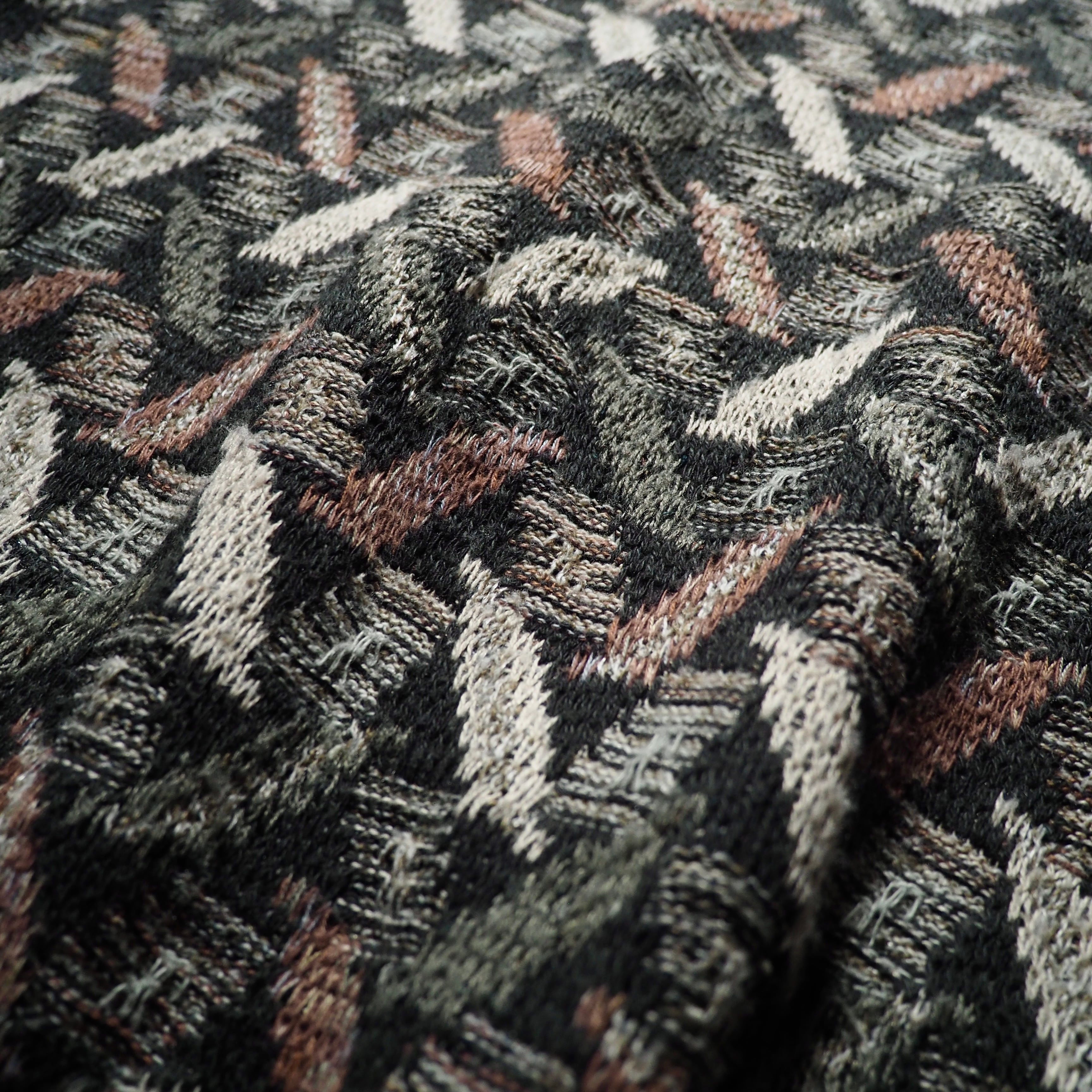 1990s ” Made in USA ” Fallen leaves embbossed vintage loose knit