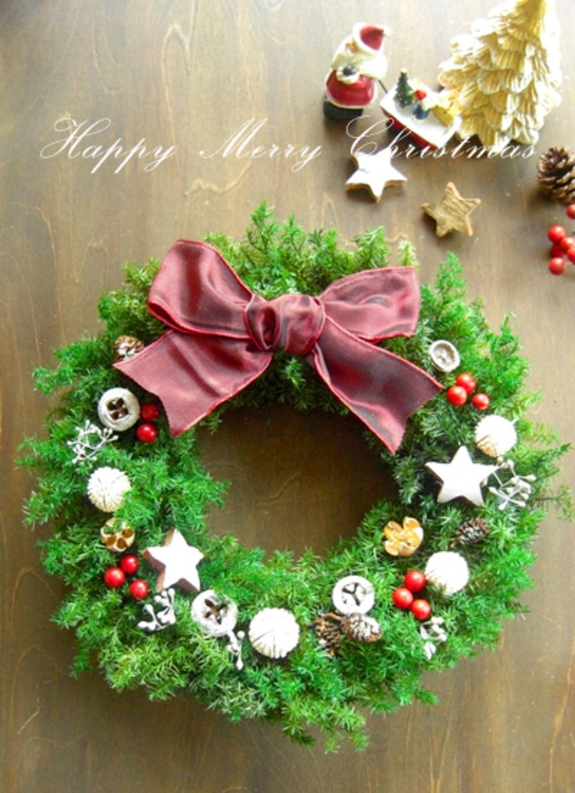ホワイト レッドのフォレストグリーンのクリスマスリース ミドル ウェルカムボード販売のhealing Designヒーリングデザイン