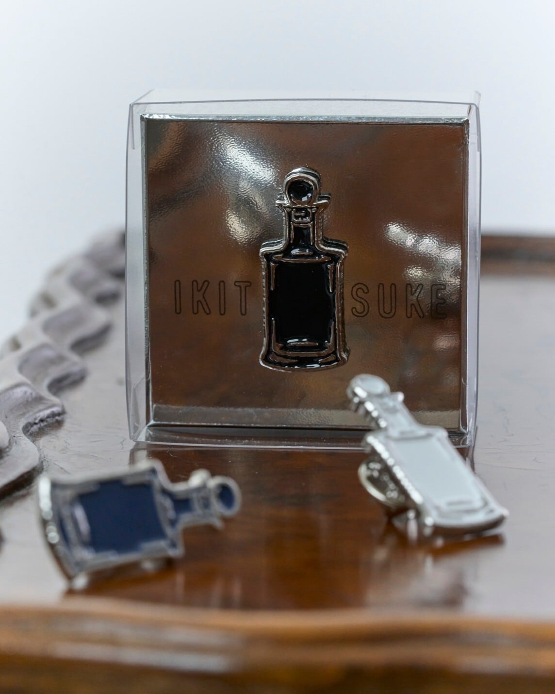 イキツケピンバッジ(ネイビー) | IKITSUKE