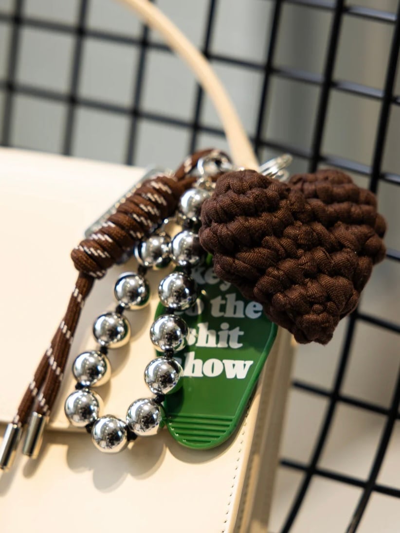 【送料無料】 CHIGNON(シニヨン) プレイフルキーホルダーアクセサリー チャーム CHARM キーチャーム キーホルダー スマホストラップ キーリング バッグチャーム 0055-350SH