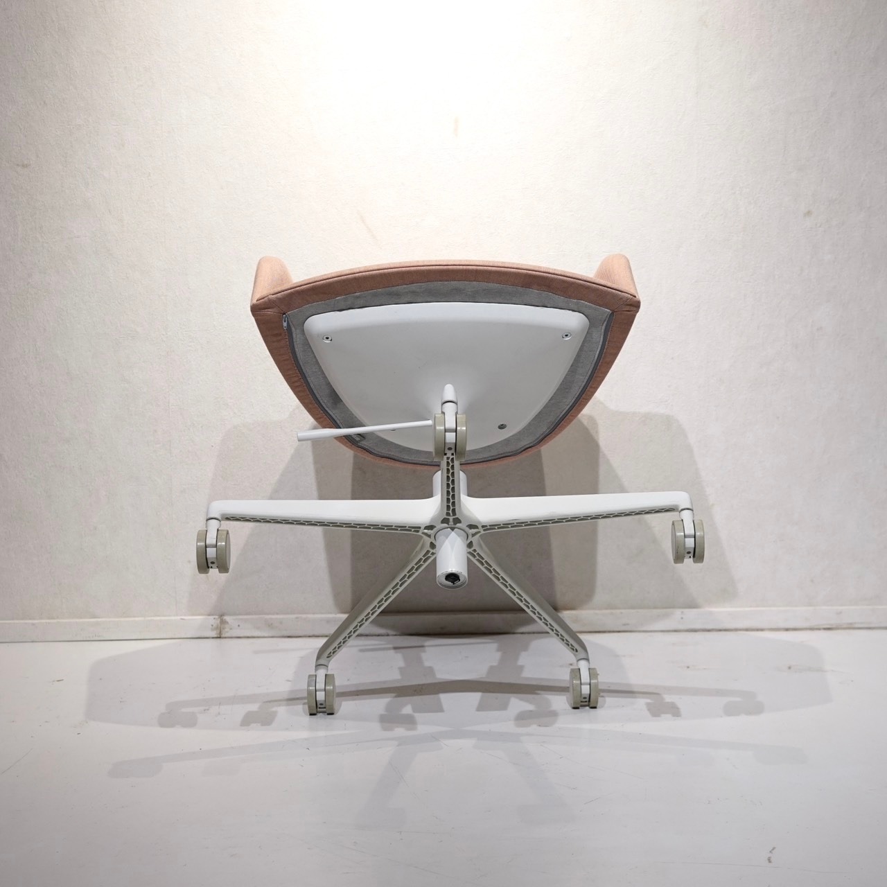 arper アルペール Cila シーラ アームチェア デスクチェア ワークチェア キャスターチェア 昇降式 チェア 椅子 ファブリック モダン 北欧 ミニマル